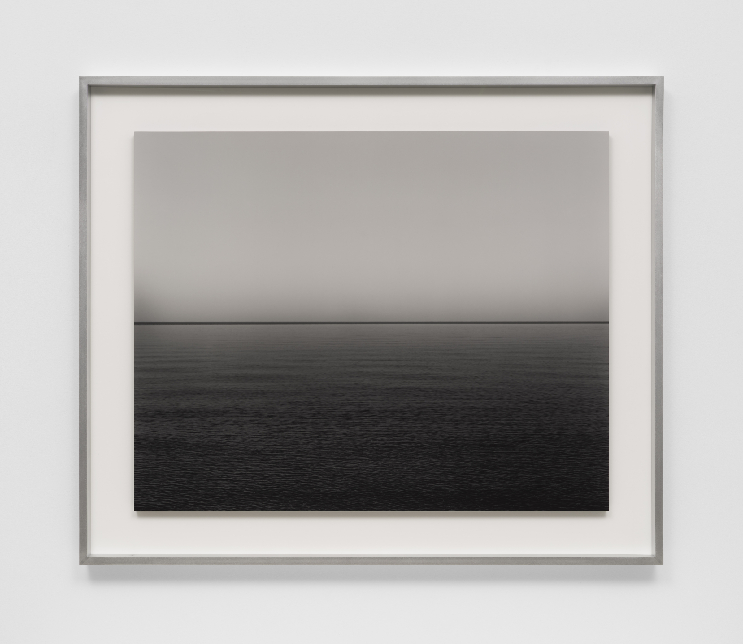 杉本博司《Lake Superior, Eagle River》，2003
